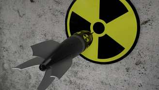 No cenário global, a tensão entre EUA, Rússia e China combina demonstrações militares e retórica política, influenciando debates sobre segurança e estabilidade internacional – depositphotos.com / Tschub