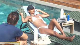 A Fazenda 17: Fabiano e Kathy conversam à beira da piscina