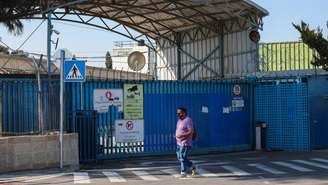 Grades diantes da sede do programa das Nações Unidas para ajuda aos refugiados palestinos (UNRWA), em Jerusalém Oriental, não impediram a ação da polícia israelense (imagem de arquivo, de janeiro de 2025).