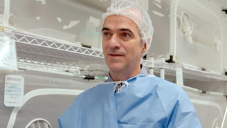 O especialista em insetos Luciano Moreira ganhou destaque entre os cientistas na lista da 'Nature' ao ajudar no combate à dengue no país