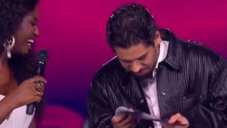 Zé Felipe se atrapalha ao anunciar prêmio e vira piada na internet: 'Não sabe ler' / Reprodução: Multishow