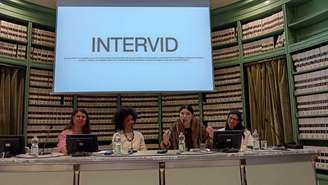 Da esquerda para a direita: Celeste Leite dos Santos, Iara Bartira da Silva, Mariana Ferrer e Kátia Hermínia Roncada durante evento ocorrido na Biblioteca do Senado, em Roma.
