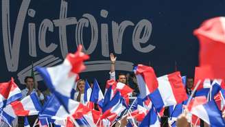 Imagem ilustrativa de uma celebração do RN, partido de extrema direita francês, pelo aniversário da sua vitória nas eleições europeias ao lado dos seus aliados europeus, em 9 de junho de 2025.