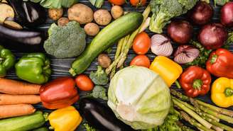 Os alimentos ricos em polifenóis se destacam principalmente entre frutas, chás, cacau, azeites e algumas sementes –