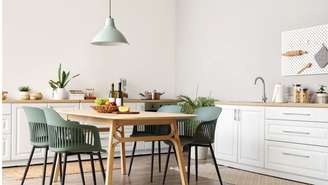 Confira rituais poderosos para afastar a inveja e proteger sua casa das energias negativas antes e depois das festas de fim de ano.