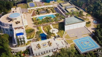 Mansão gigantesca de apresentadora de TV tem 18 quartos e 14 banheiros / Reprodução