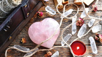 Usar a cor e cristal ideal para o seu signo traz boas vibrações