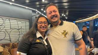 Casal vascaíno antecipa férias para acompanhar jogo da semifinal, contra o Fluminense