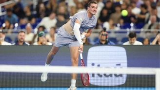 Brasileiro de 19 anos desafia nº 1 do mundo no tênis