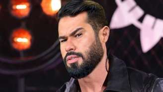 Jones Mesquita colidiu contra um poste