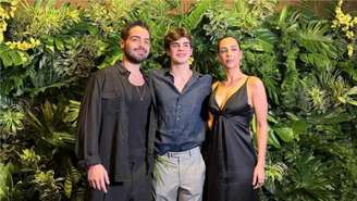 Rodrigo Silva posou ao lado dos irmãos, João e Lara, em sua formatura do Ensino Médio