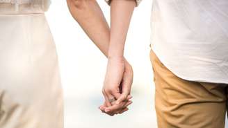 Estudo comparou humanos e 34 espécies de mamíferos para descobrir o quanto somos monogâmicos; veja qual foi o resultado