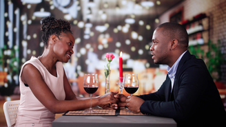 Veja uma simpatia com vela para atrair amor no Natal