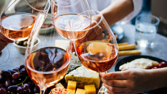 Beber pouco, mas com frequência, também entra no radar da saúde