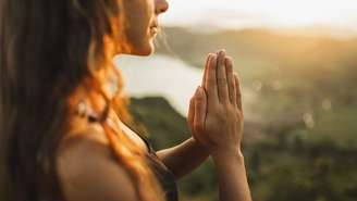 Conheça a poderosa oração para se proteger