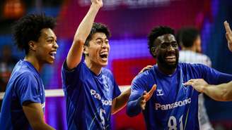 Lance do jogo entre Osaka e Warta