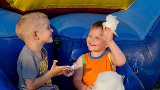 Com a chegada das férias escolares, passeios passam a fazer parte da vida das famílias e mudanças na alimentação das crianças surgem