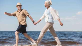 Especialistas em saúde apontam que, após a quinta década de vida, o corpo tende a perder força e coordenação se não houver estímulos adequados – depositphotos.com / ArturVerkhovetskiy