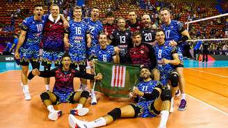 Jogadores do Perugia comemoram título