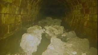 A empresa responsável pela água e esgoto de Londres Thames Water afirma que os moradores não foram afetados pelo imenso bloco de gordura