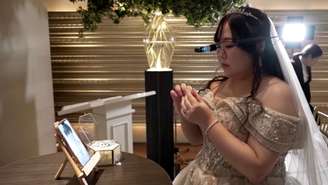 Japonesa realiza casamento com parceiro criado por IA; história levanta discussões sobre o impacto emocional das relações com chatbots