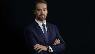 Eduardo Leite planeja se lançar à Presidência, mas aguarda aval de Kassab