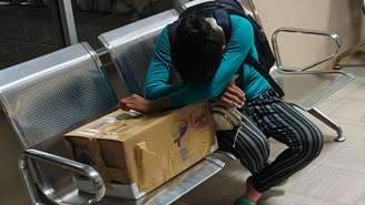 Yawa Sumpa viajou três horas de ônibus com os restos mortais da filha, até a localidade de Taisha, no Equador