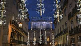 Iluminação de Natal no bairro do Chiado, em Lisboa.