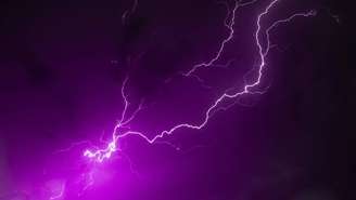 chuva elétrica – depositphotos.com / jithu7395