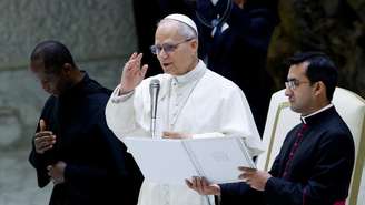 O Papa Leão XIV durante um encontro com os funcionários da Cúria Romana, do Governatorato do Estado da Cidade do Vaticano e do Vicariato de Roma e suas famílias, para a troca de votos natalinos. Vaticano, 22 de dezembro de 2025.