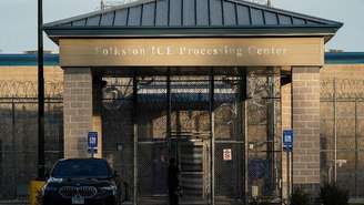 Entrada do centro de detenção para migrantes em Folkston, Geórgia, Estados Unidos, em setembro de 2025. (Imagem ilustrativa)