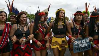 Em Belém, indígenas participam de protesto contra o petróleo na bacia da foz do rio Amazonas.