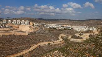 Assentamento em Givat Zeev, nas proximidades de Ramallah, na Cisjordânia ocupada. (24/10/2025)
