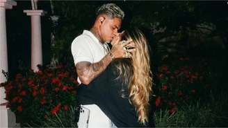 MC Cabelinho com a namorada Giovanna Mendes