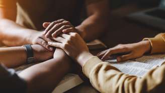 Reserve um tempo para orar com sua família.