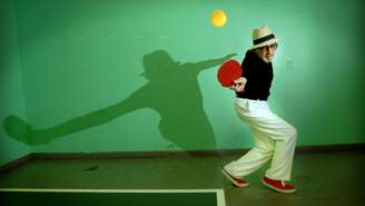 O novo filme de Josh Safdie, 'Marty Supreme', é vagamente baseado na carreira da lenda do tênis de mesa Marty Reisman