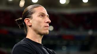 Filipe Luis vai ficar no Flamengo