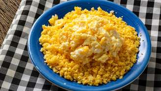 Muito se fala sobre o pão e a tapioca, mas pouco se conversa a respeito do cuscuz, que, segundo a nutricionista, possui mais benefícios