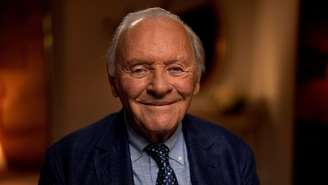 Anthony Hopkins revelou que percebeu a necessidade de ajuda após dirigir um carro bêbado e não lembrar