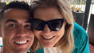 Cristiano Ronaldo celebra aniversário de 71 anos da mãe, Dolores Aveiro