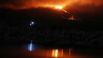 O vulcão Piton de la Fournaise, na ilha da Reunião, em julho de 2025.