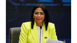 Presidente interina da Venezuela, Delcy Rodríguez, adotou um tom mais moderado ao defender diálogo e cooperação com os Estados Unidos