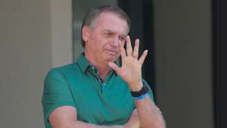 Michelle Bolsonaro afirmou que esposo caiu após passar mal