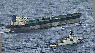 O petroleiro Nord Star, de bandeira panamenha, ancorado no lago de Maracaibo, na Venezuela; governo dos EUA diz que controlará “por tempo indeterminado” as vendas de petróleo do país, após acordo anunciado por Donald Trump para que Washington gerencie a comercialização de 30 a 50 milhões de barris de bruto.