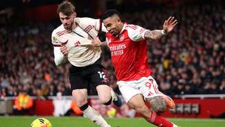 Lance do jogo entre Arsenal e Liverpool