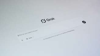 Grok, IA do X, antigo Twitter, de Elon Musk, cria imagens sob demanda com conteúdo sexualizado envolvendo pessoas reais