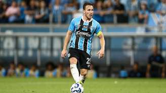 Arthur fala sobre permanência Grêmio após empréstimo