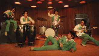 Bruno Mars no videoclipe de 'I Just Might', primeiro single do álbum 'The Romantic'