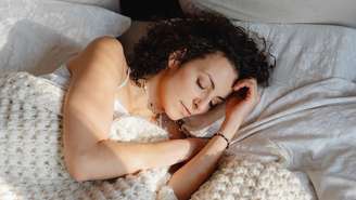 Uma nova inteligência artificial analisou o sono e conseguiu prever riscos de câncer, infarto e transtornos mentais; entenda