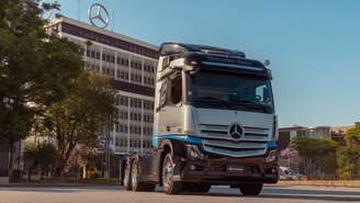 Com oferta de caminhões em diversos segmentos, Mercedes-Benz liderou ranking de vendas em 2025